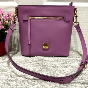 EUC Dooney & Bourke Saffiano leather shoulder purse